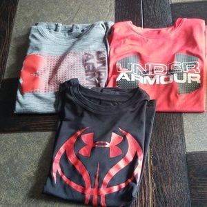 3 under Armour boys short sleeve shirts